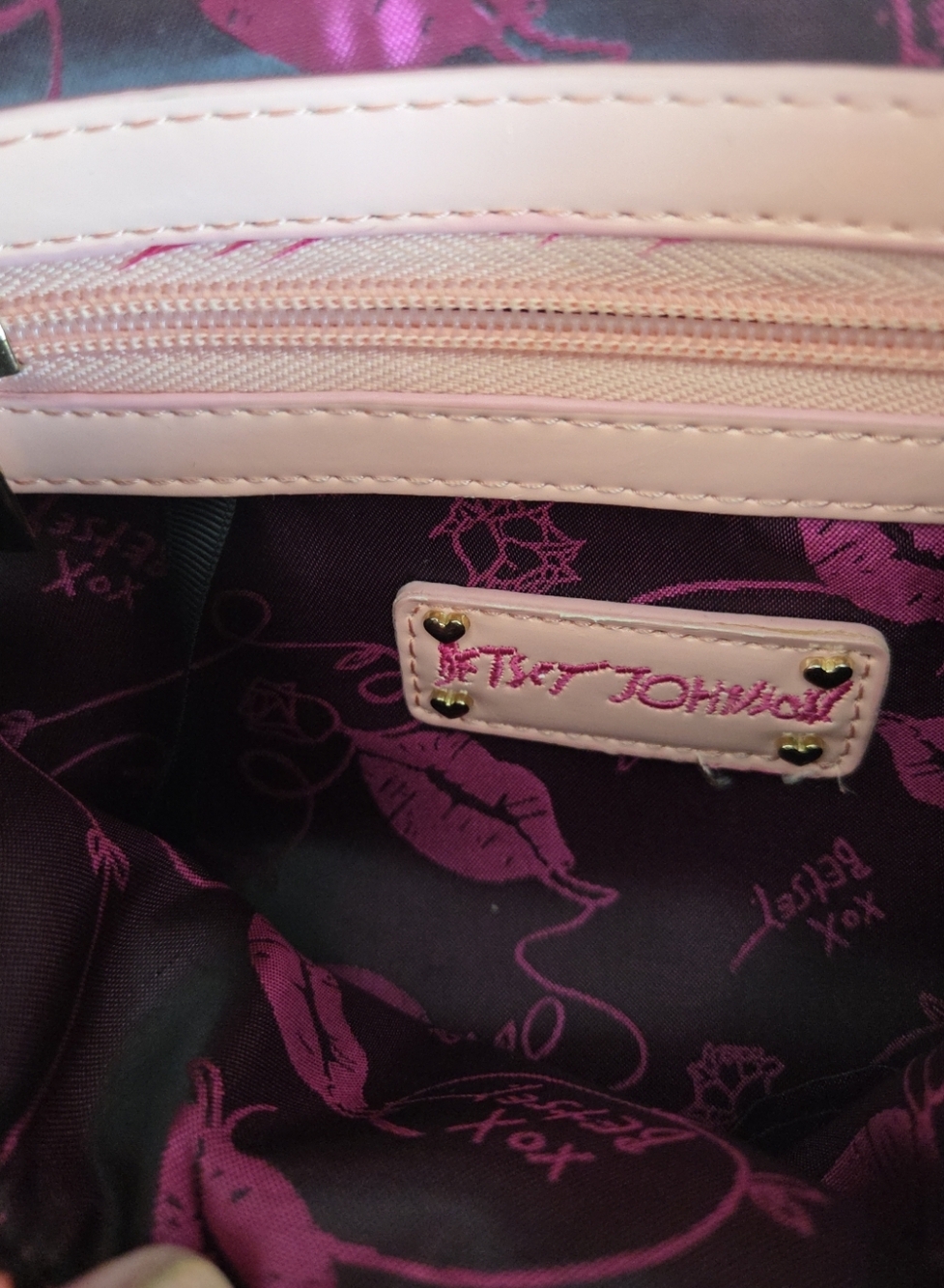Betsey Johnson Womens Pink Quilted Heart and Bow Satchel Handbag - Picture 6 of 8